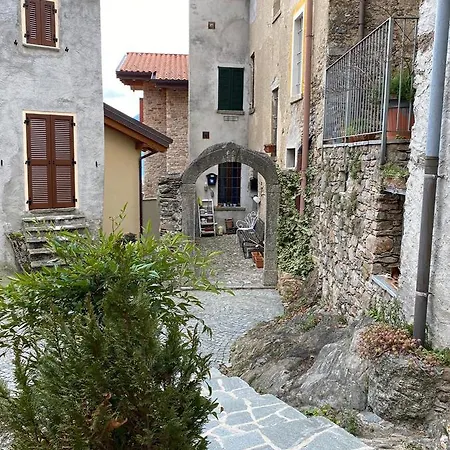 Apartment The Honeymoon Bellano